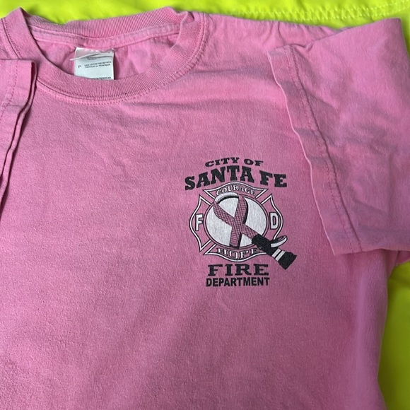 Small but more like medium FF t shirt womens - Picture 2 of 5